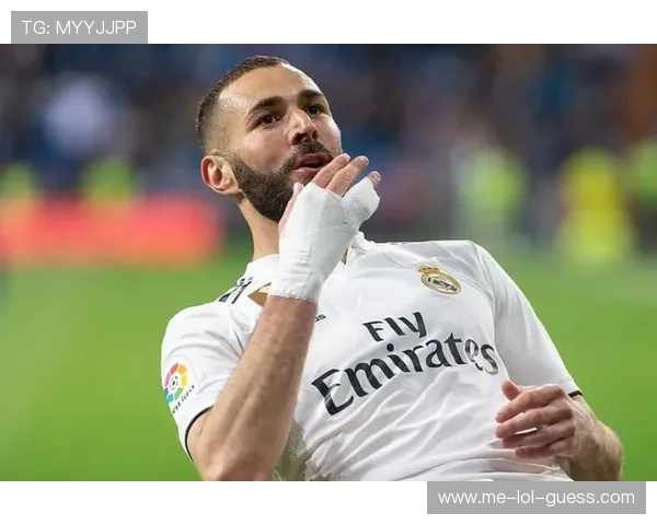 足球球星如何跨界挑战三分球 成就运动跨项传奇